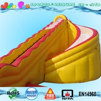 Toboggan gonflable en tire-bouchon de meilleure qualité en Chine avec grande piscine à vendre