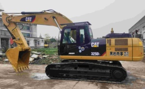 Excavatrice sur chenilles Caterpillar d'occasion haute performance pour 325DL, moteur Cummins, boîte de vitesses, pompe, puissance 136KW, excellent état, à vendre - Product Image 3