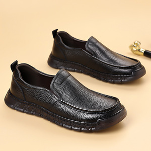 Mocasines de cuero genuino para hombre, punta redonda, sin cordones, suela de goma, zapatos casuales para todas las temporadas - Product Image 1