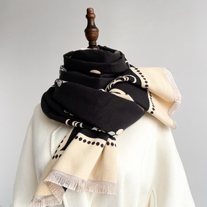 Bufanda Jacquard Versión Coreana para Mujer, Chal Largo de Invierno con Diseño de Flor de Cuatro Hojas, Flecos Cortos, Lujosa, para Todas las Estaciones, Cálida, de Poliéster - Product Image 5
