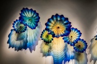 Décoration murale contemporaine sur mesure Art déco bleu et jaune soufflé à la main en verre de Murano pour la décoration de la maison