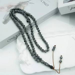 Rosario de Resina Pulida de Estilo Étnico con Incrustaciones de Flor de Ciruelo y 99 Cuentas de 6mm, Accesorio Diario Musulmán - Product Image 1