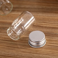 Botol Kaca Dasar Datar Berkualitas Tinggi 10ml 30ml 50ml yang Dapat Disesuaikan, Dapat Digunakan Kembali, dengan Tutup Aluminium Ulir untuk Permen Cokelat
