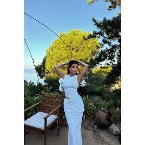 ชุดเซ็ต 2 ชิ้น สีขาวพื้น สำหรับฤดูร้อน ชุดกีฬา เสื้อและกางเกง ความยาวปานกลาง ผ้าถักเนื้อฝ้าย ทรงเข้ารูป ลายพิมพ์ ผ้าไหมผสมสแปนเด็กซ์ - Product Image 3