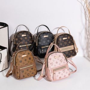 <span class=keywords><strong>2023</strong></span> nouvelle mode Style coeur forme école étudiant téléphone certificat PU sac à dos en cuir - Product Image 2