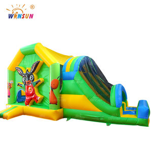Château gonflable personnalisé avec toboggan et trampoline, en PVC ignifuge et imperméable, facile à installer - Product Image 2