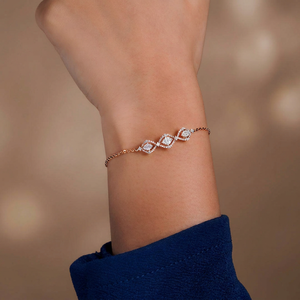 Pulsera de Cadena con Eslabones Geométricos y Diamantes de Corte Esmeralda Cultivados en Laboratorio, Chapada en Oro Rosa, con Certificación IGI, para Compromiso o Aniversario - Product Image 5