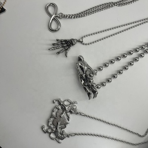 Collana con Ciondolo Personalizzato in Acciaio Inossidabile, Gioielli su Misura in Argento Puro, Lettere Tridimensionali 3D Incastonate di Diamanti - Product Image 2
