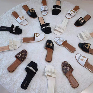 <span class=keywords><strong>Sandali</strong></span> Estivi da <span class=keywords><strong>Donna</strong></span> alla Moda, Ciabatte da Esterno Semplici e Comode, Scarpe da <span class=keywords><strong>Donna</strong></span> Leggere e Confortevoli in <span class=keywords><strong>Taglie</strong></span> <span class=keywords><strong>Grandi</strong></span> - Product Image 1