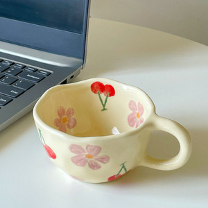 Personalizado Estilo Minimalista Handheld Copo De Café De Cerâmica Irregular Flor Impresso Leite Chá Copo Bonito & Bonito para Café & Chá - Product Image 3