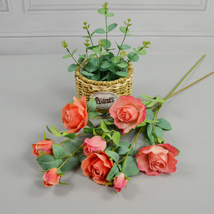 Roses artificielles Dongchen Crafts, 4 têtes, fleurs en soie pour décoration intérieure, présentation de mariage - Product Image 1