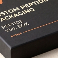 Boîte rigide personnalisée avec couvercle et base noir mat pour flacons de peptides, 8 flacons, carton gris, doublure en éponge, logo estampé à chaud, fabrication artisanale