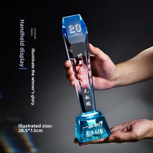 Trofeo in Cristallo di Resina Inciso con LED Colorati Personalizzati, Nuovo Design 2025 per Vittorie nei Campionati di Basket <span class=keywords><strong>e</strong></span> Biliardo - Product Image 3