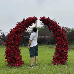 Roter Hortensien-Ramhorn-Bogen für Hochzeitsdekoration, Goldständer mit Seidenweißen Rosen und Eukalyptus für Gartenzeremonien, Eingangsbereiche, Partys und Events - Product Image 5