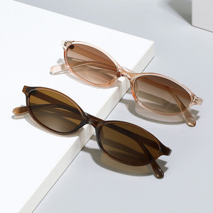 XY13137 نظارات شمسية نسائية بإطار بيضاوي صغير ونحيف وعصري كامل، حماية UV400 رخيصة - Product Image 2