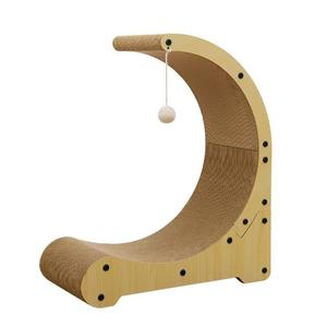 Griffoir pour chat en forme de lune, en carton ondulé durable, lit pour chat 2 en 1 avec boule suspendue amusante pour l'entretien des griffes et le sommeil - Product Image 1