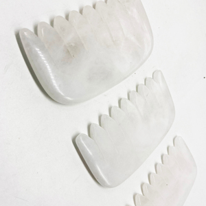 Peigne Gua Sha en jade blanc de haute qualité masseur de visage en cristal naturel avec logo personnalisé livré dans une boîte - Product Image 5