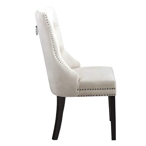 2021 design sedia <span class=keywords><strong>pranzo</strong></span> bianco trapuntato morbido velluto tessuto blu mobili per <span class=keywords><strong>la</strong></span> casa in legno schienale alto 12 sedie <span class=keywords><strong>sala</strong></span> <span class=keywords><strong>da</strong></span> <span class=keywords><strong>pranzo</strong></span> in vendita - Product Image 3