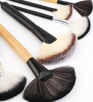Pinceaux éventail personnalisés DIY avec manche en bois pour le maquillage des joues, faible MOQ, délai de livraison court, prix de gros, matériaux en stock