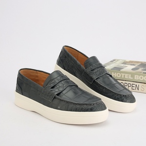 Mocasines de Piel de Cocodrilo 100% Estilo Británico para Hombre - Zapatos Casuales Sin Cordones con Suela Gruesa y Forro de Piel de Becerro - Product Image 1