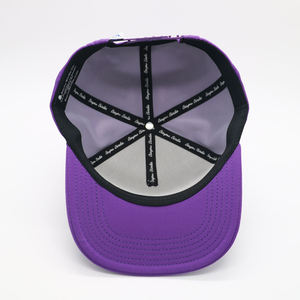 หมวกกอล์ฟพรีเมียม 5 แผง พร้อมตาข่ายแบบเจาะรูด้วยเลเซอร์ แผ่นยาง PVC และรูสำหรับใส่ที สำหรับเล่นกอล์ฟกลางแจ้งแบบกันน้ำ - Product Image 1