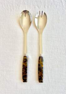 Elegante Juego de Cuchara y Tenedor para Servir Ensaladas de Acero Inoxidable con Mango de Concha de Tortuga para Cenar y Entretener - Product Image 5