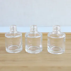 Bottiglia di vetro prodotto smalto per unghie con tappo rotondo PP
