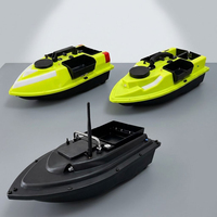Quatre compartiments pour l'ameutage, plusieurs compartiments pour la distribution, positionnement du bateau à appâts, télécommande pour l'ameutage
