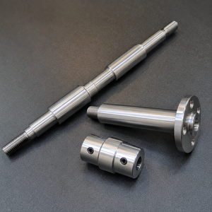 Arbre de transmission en aluminium sur mesure selon dessin, usinage CNC en usine pour l'assemblage de machines industrielles et d'équipements de précision - Product Image 1