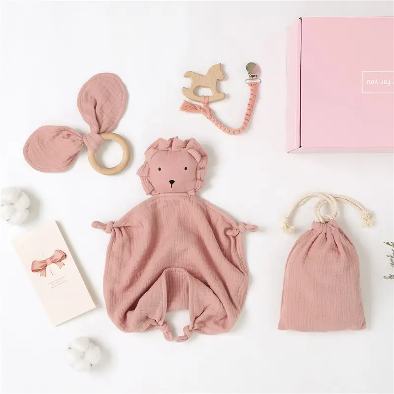 Coffret cadeau 4 pièces pour bébé Lovely Comforter Animal Teether Ring Set Baby Layette