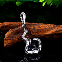 Collar de acero inoxidable estilo Hip hop vintage para hombre, colgante de serpiente negra