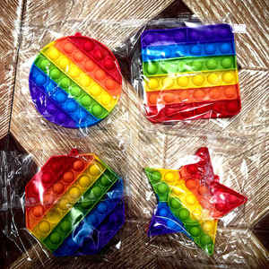 Jouet anti-stress arc-en-ciel |   Planche sensorielle <span class=keywords><strong>Pop</strong></span>-<span class=keywords><strong>it</strong></span> Fidget |   Jouet anti-stress amusant et relaxant pour enfants et adultes - Product Image 4