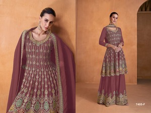 Fausse georgette lourde avec séquences de broderie Fonctionne élégant et concepteur Salwar Kameez pour les événements et les fêtes - Product Image 6