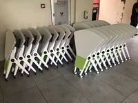 Table de formation portable, empilable et pliable avec roulettes, bureau modulaire mobile pour les séminaires scolaires et les réunions d'entreprise