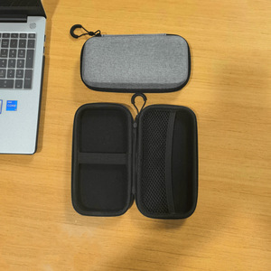 Sac de rangement portable gris en maille pour microphone cravate avec fermeture éclair et crochet pour accessoires d'appareil photo numérique et emballage d'électronique 3C - Product Image 1