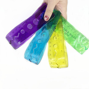 <span class=keywords><strong>Righello</strong></span> trasparente a colori <span class=keywords><strong>righello</strong></span> in plastica con centimetri millimetri pollici colori assortiti chiari righelli per i bambini delle scuole - Product Image 2