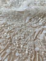 Nouveau tissu en dentelle de luxe européen et américain, brodé de fleurs, de sequins et de perles, à motif de branches, pour robe de mariée