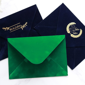 การ์ดเชิญอะคริลิคเคลือบทองคำสุดหรู พร้อมชุดการ์ดเชิญกำมะหยี่สีเขียว สำหรับงานแต่งงานสุดหรูหรา - Product Image 4