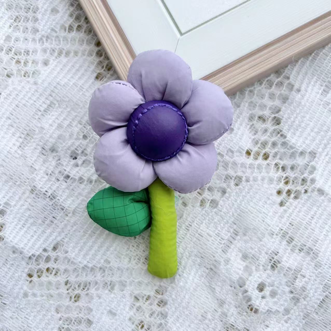 accessoires fleurs violettes