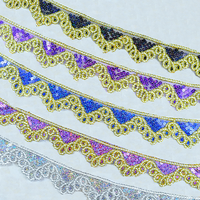 Tissu en dentelle bon marché d'usine, tissu en polyester pour la couture, filet décoratif, broderie, sequins triangulaires, dentelle à sequins, bordure de dentelle de 4,5 cm de large