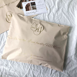 Enveloppes d'expédition en plastique biodégradable, durables et sécurisées, avec logo imprimé personnalisé, pour l'emballage et la livraison de vêtements. - Product Image 3