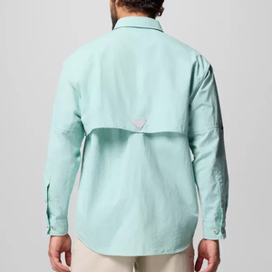 Rashguard réfléchissant avec logo, masque à capuche SPF, design Fly, personnalisez votre propre chemise de pêche boutonnée à imprimé camouflage Redfish Fish. - Product Image 3