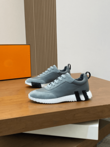 Chaussures de style de vie à semelle extérieure antidérapante sécurisée, construction à panneaux combinés, coussinets de soutien moelleux, résistantes aux dommages, baskets intemporelles M - Product Image 2