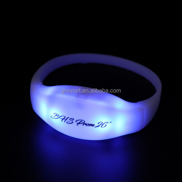 Music Festivals Summer Small Electronic Gadgets LED Plastic Bracelet RGB Color Remote Function for Events Party Supplies Wedding