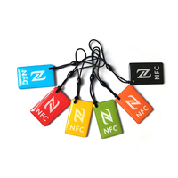 Porte-clés NFC en époxy personnalisé, porte-clés promotionnel avec logo pour le partage sur les réseaux sociaux