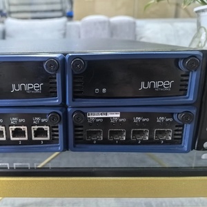Commutateur réseau Juniper EX-XRE200-AC avec fonction PoE et pare-feu - Product Image 6