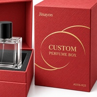 Boîte à parfum rigide avec couvercle, en papier spécial gaufré textile rouge Allure, avec logo personnalisé, insert en mousse surélevé, 10x10x14cm