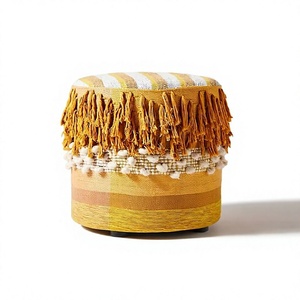 Puf Redondo Escandinavo con Borlas y Pompones, Tapicería de Tela, Hecho a Mano, Decoración Multifuncional para Sala de Estar, para Cumpleaños - Product Image 1