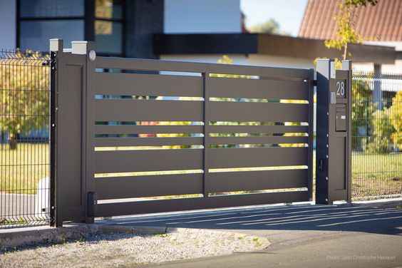 Modern Outdoor Gate Designs - Durable & Stylish Solutions