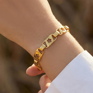 Pulsera Floral Hueca de Lujo Ligero para Mujer, Chapada en Oro Real, Resistente a la Decoloración y Antialérgica, Joyería Exquisita - Product Image 1